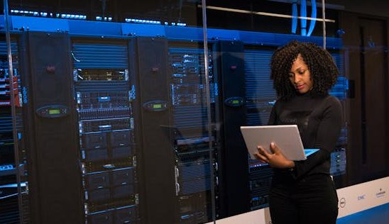 pexels-divinetechygirl-1181354